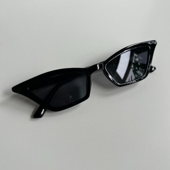 Vintage Y2K 90s 2000s unique retro style cute black sunglasses - Picture 2 of 8